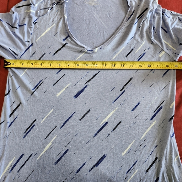 Apt 9 Essential V-Neck Tee Womens Large Blue Abstract Print Super Soft - Picture 4 of 6